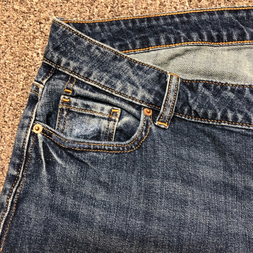 NWOT Distressed Boyfriend Jeans